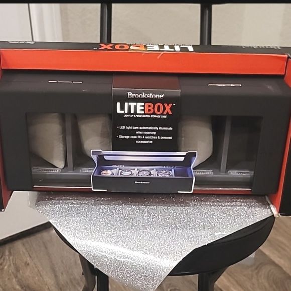 Brookstone Lite Box Light Up 4-Piece Watch Storage Case - Picture 9 of 9